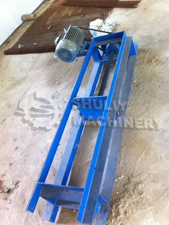 Baling-machine-for-egg-trays