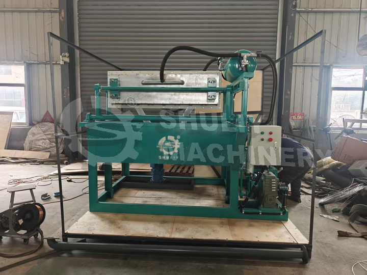 Small egg tray equipment