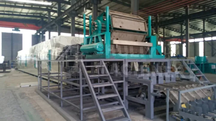 Multi-layer metal egg tray dryer